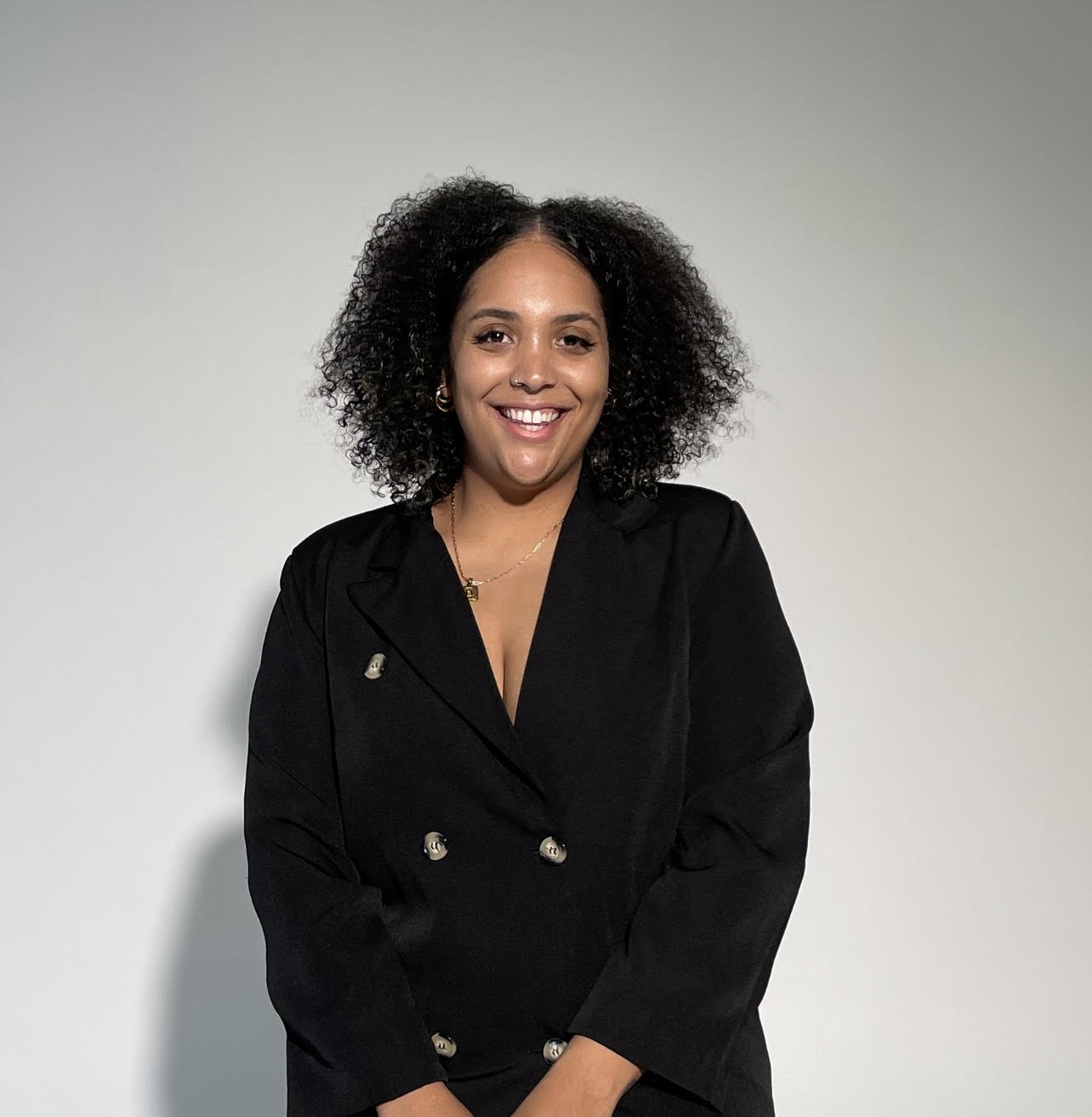 headshot of dajia jones
